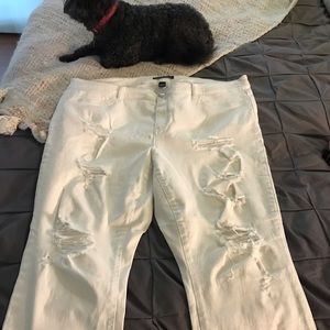 White distressed jegging